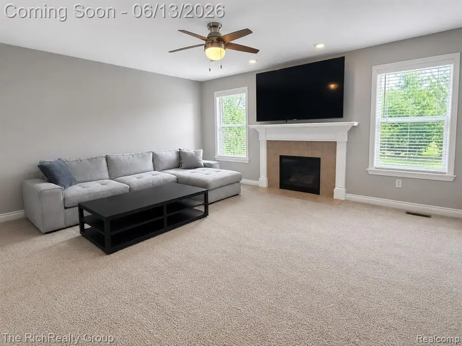 46127 Ashton Woods, Canton, MI 48187 - #2