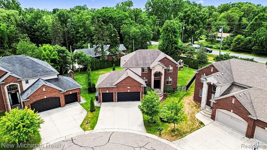 46161 S Manitou, Utica, MI 48317 - #3