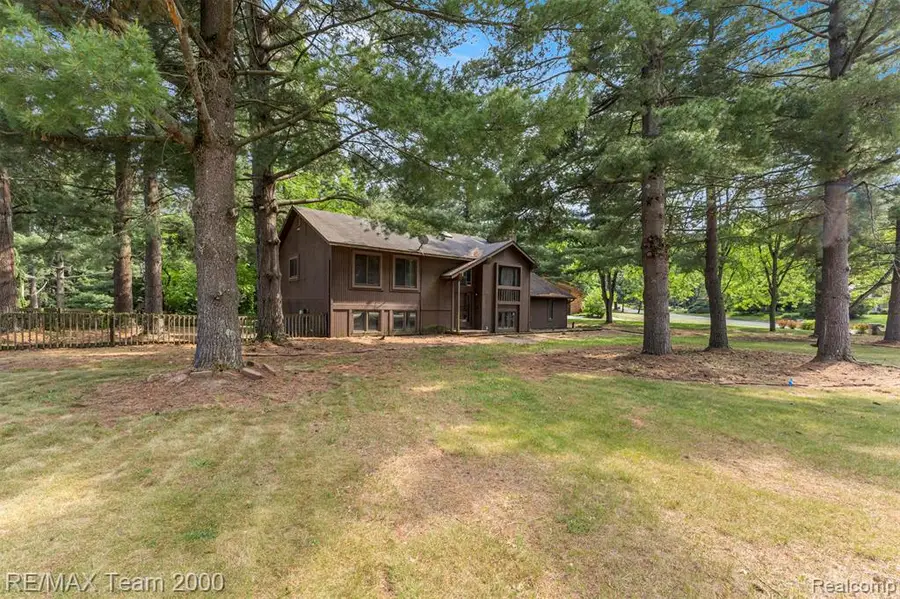 5445 Pine View, Ypsilanti, MI 48197 - #2