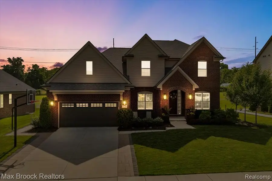 1126 Queensboro, Rochester Hills, MI 48307 - #2