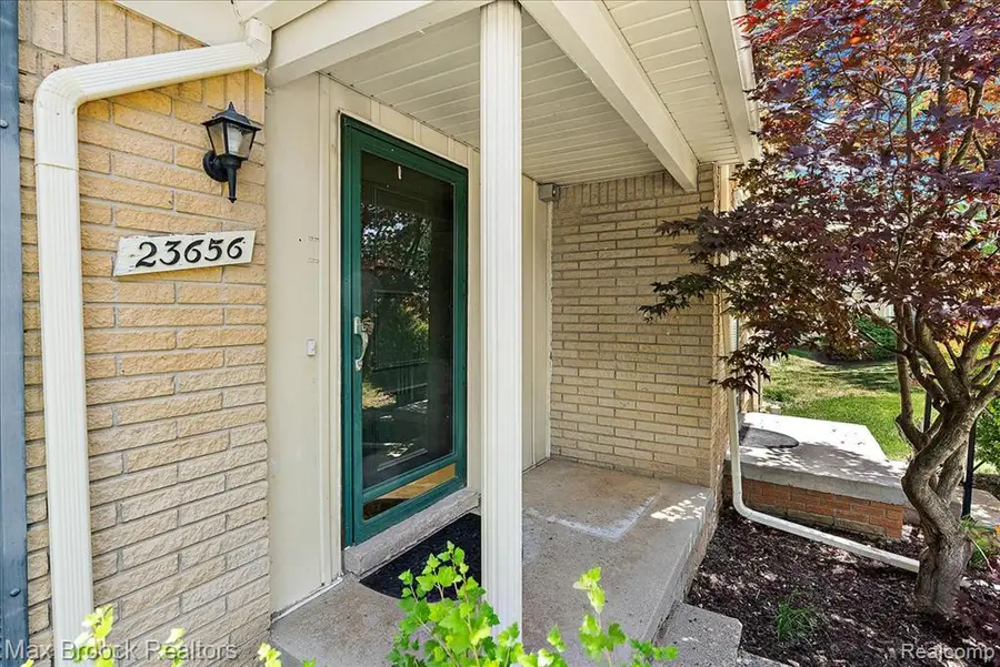 23656 Lahser, Southfield, MI 48033 - #2