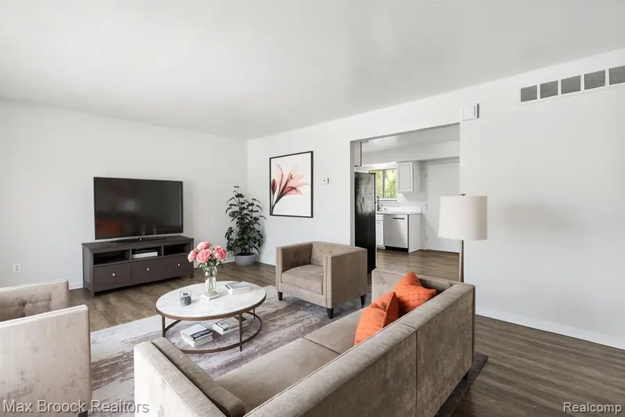23656 Lahser, Southfield, MI 48033 - #3