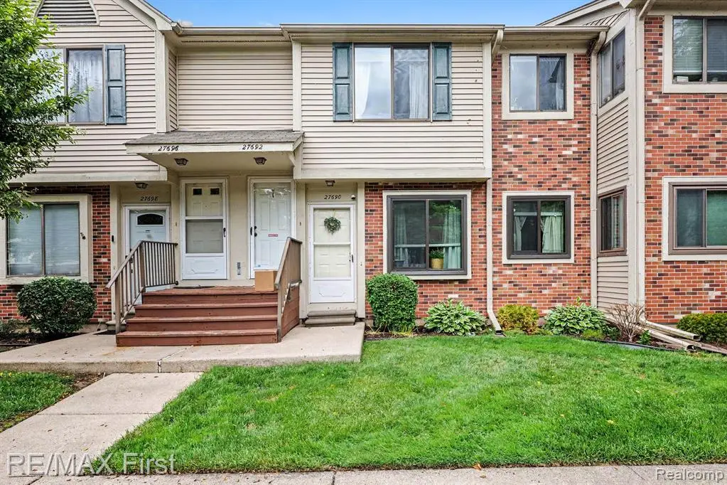 27690 Harrison Woods #18, Harrison Township, MI 48045 - #1