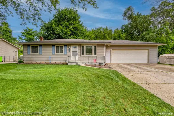 9150 Maplewood, White Lake, MI 48386