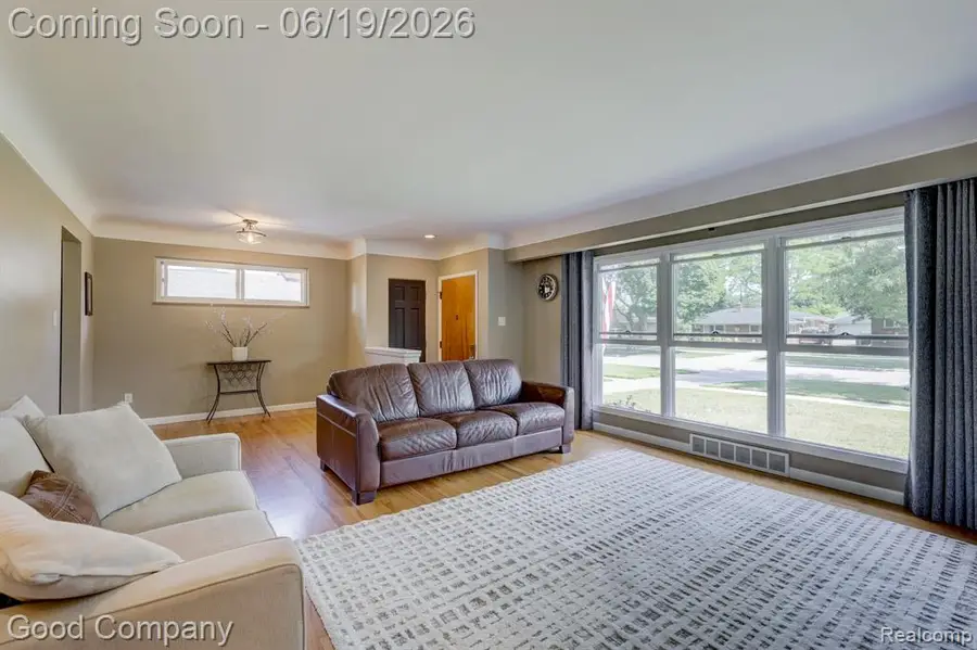 27605 Lyndon, Livonia, MI 48154 - #2