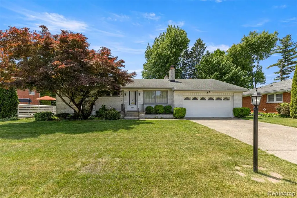 25429 Graceland, Dearborn Heights, MI 48125 - #1