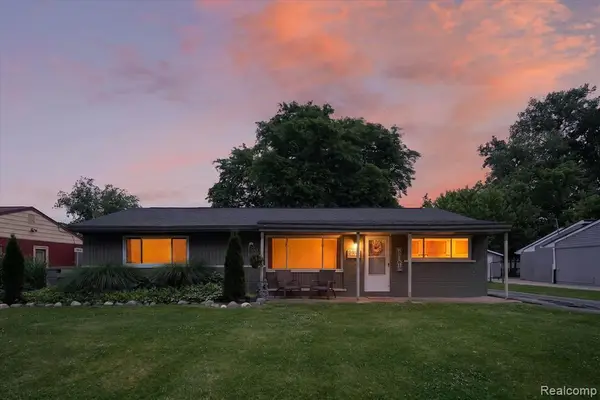 2614 Penna, West Bloomfield, MI 48324