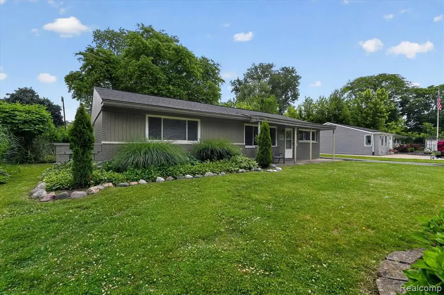 2614 Penna, West Bloomfield, MI 48324 - #2