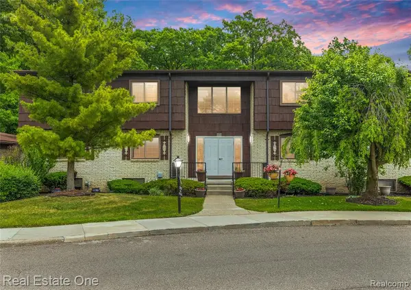 30000 Wildbrook #101, Southfield, MI 48034