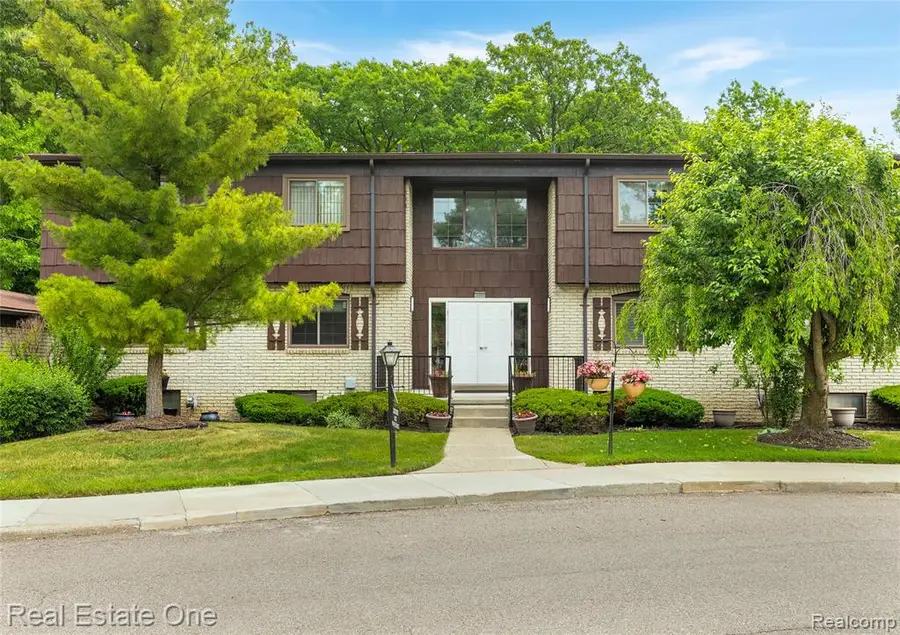 30000 Wildbrook #101, Southfield, MI 48034 - #2