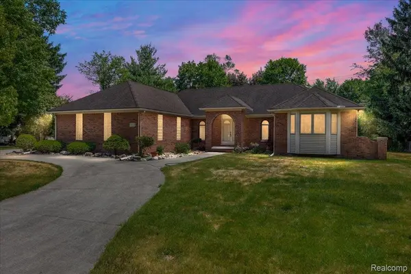 30531 Pembroke, Livonia, MI 48152