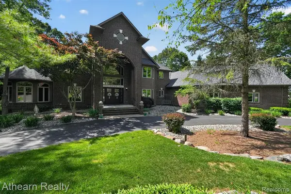5326 Lake Forest, Brighton, MI 48116