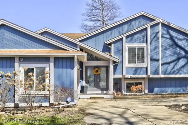 9526 Montgold, White Lake, MI 48386