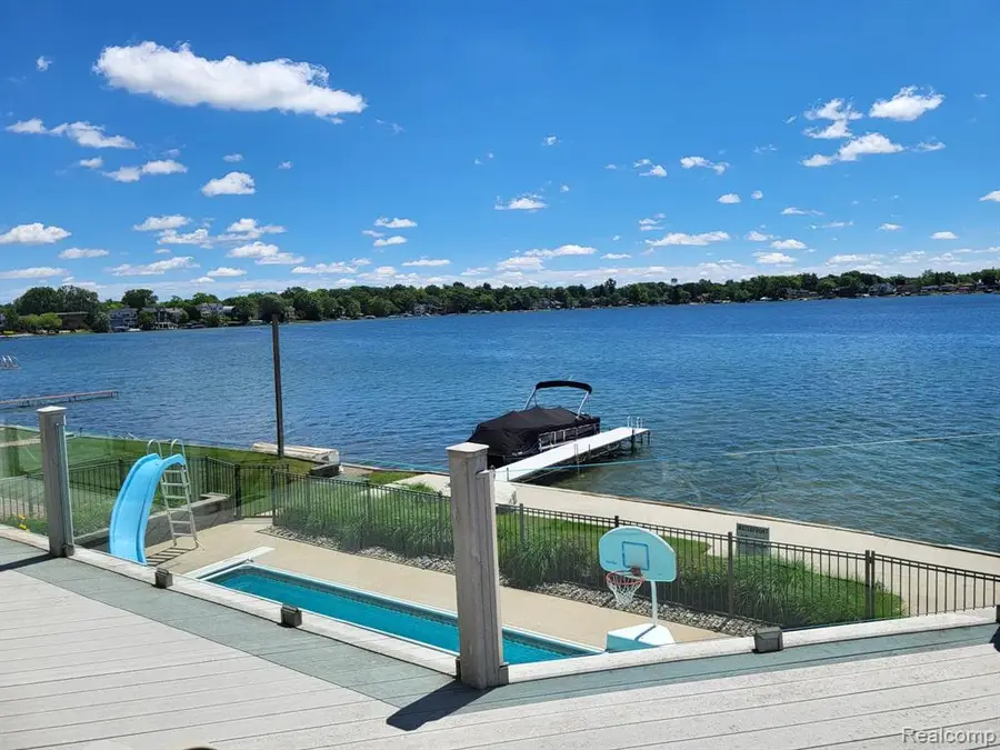 1296 Labrosse, Waterford, MI 48328 - #3