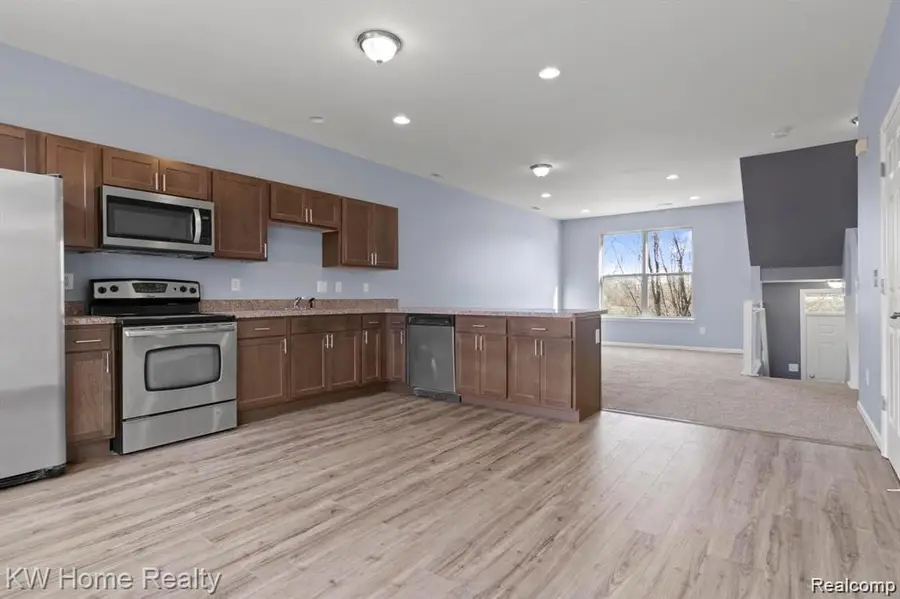 7637 Woodward, Detroit, MI 48202 - #3