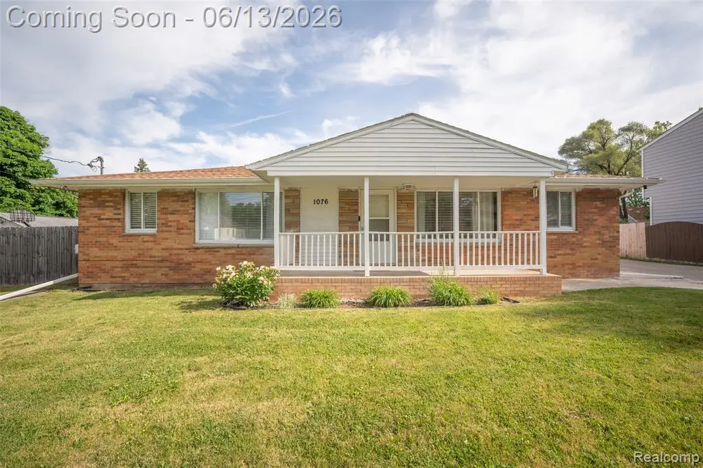1076 W Kurtz, Flint, MI 48505 - #1