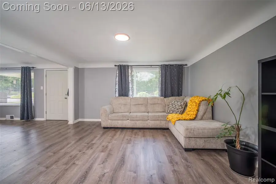 1076 W Kurtz, Flint, MI 48505 - #2