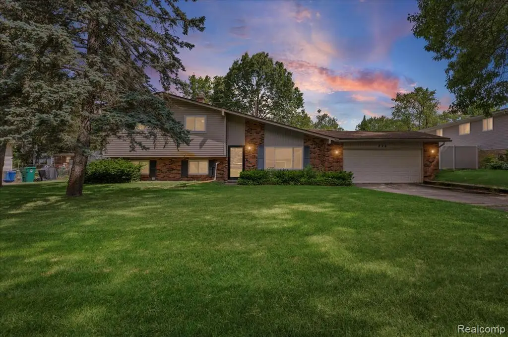 226 Ruppert, Commerce Township, MI 48382 - #1