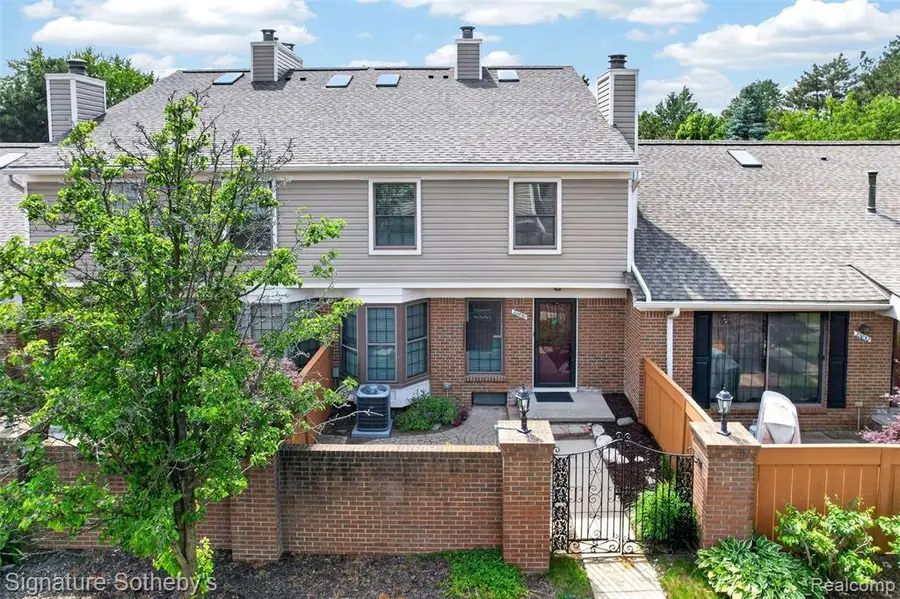 22050 Edgewater #371, Novi, MI 48375 - #2