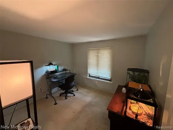 16974 Kingsbrooke, Clinton Township, MI 48038