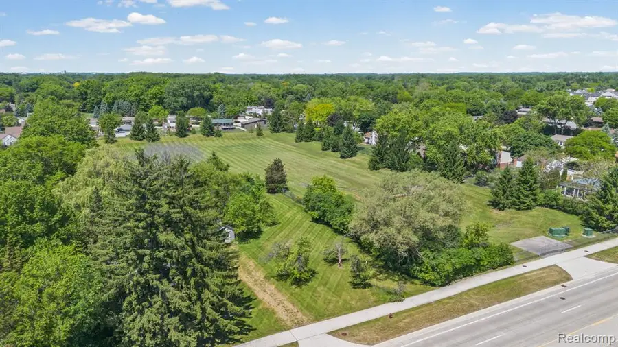 42021 Dequindre, Troy, MI 48085 - #2