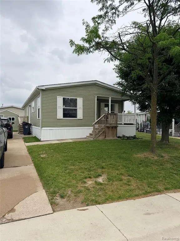 24832 Chinook, Flat Rock, MI 48134