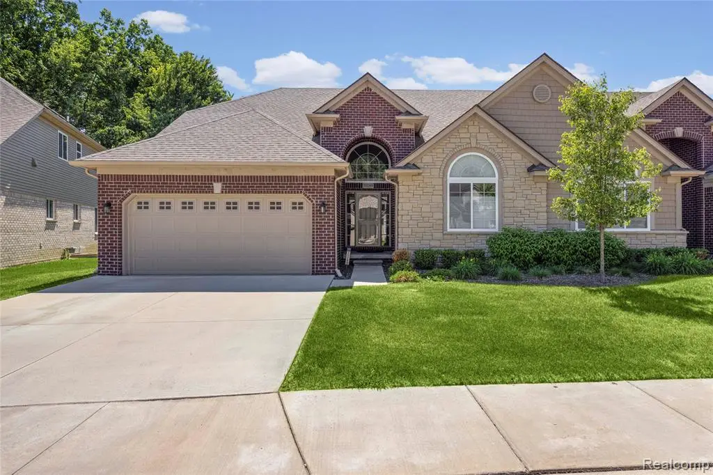 30289 Berghway #44, Warren, MI 48092 - #1