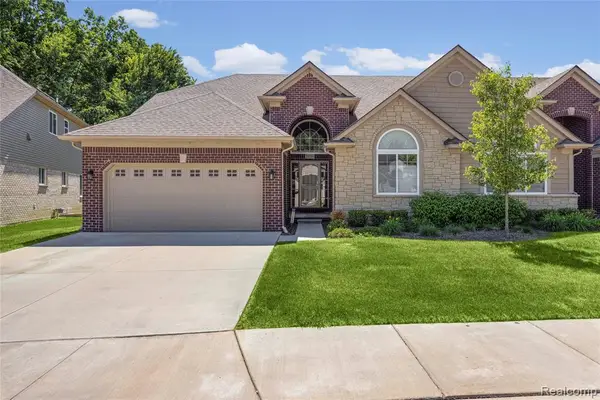 30289 Berghway #44, Warren, MI 48092