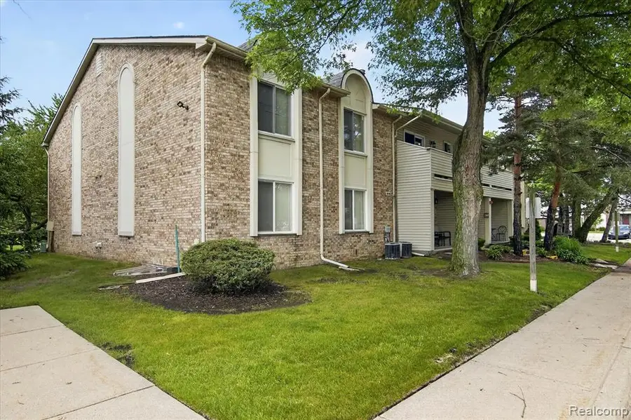 2037 E Franklin, Canton, MI 48187 - #3