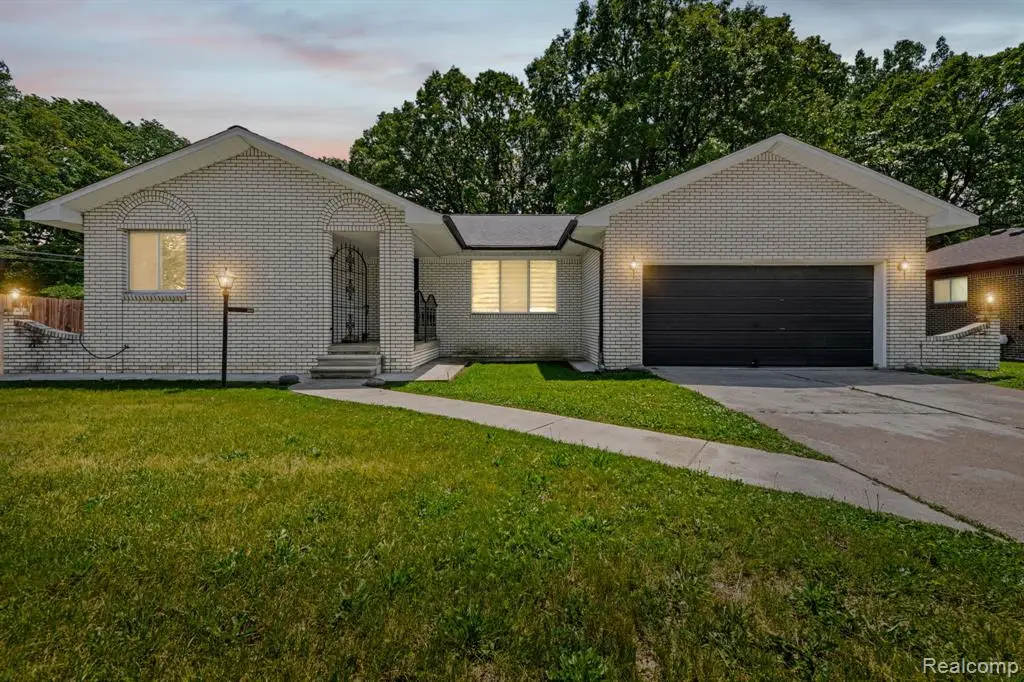 3030 Chard, Warren, MI 48092 - #1