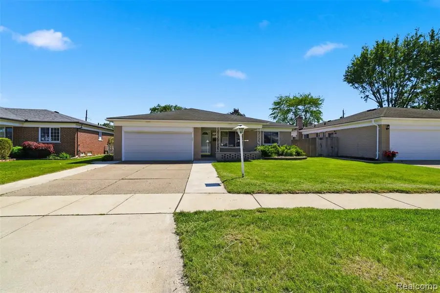 3418 Winterfield, Warren, MI 48092 - #2