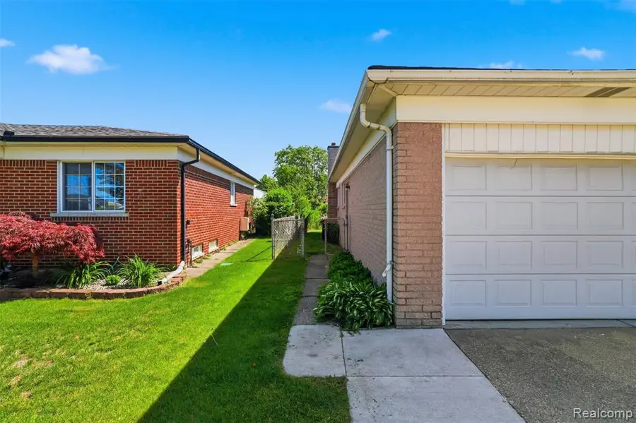 3418 Winterfield, Warren, MI 48092 - #3
