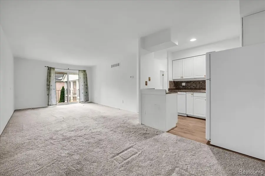 13900 Camelot #84, Sterling Heights, MI 48312 - #3