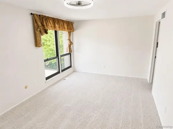 20909 Sherman, Southfield, MI 48033