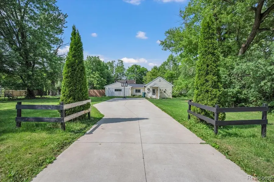 394 S Elm, Lapeer, MI 48446 - #2