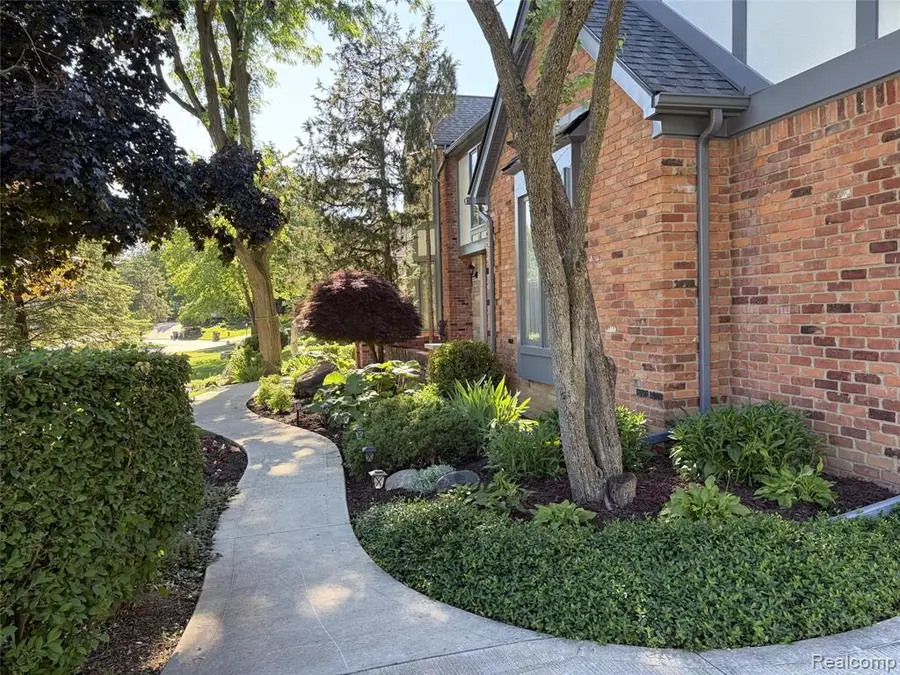 2534 Topsham, Rochester Hills, MI 48306 - #3