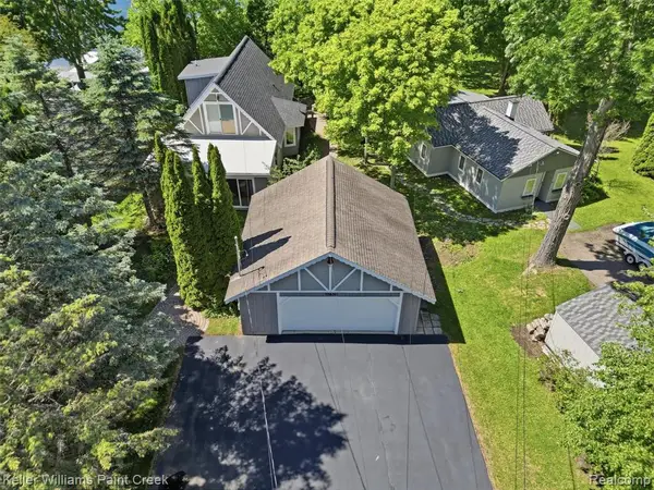 10435 Spring, Fenton, MI 48430
