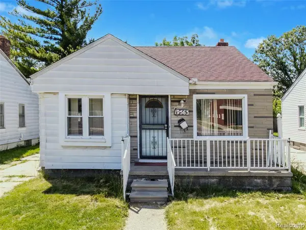 19563 Schoenherr, Detroit, MI 48205