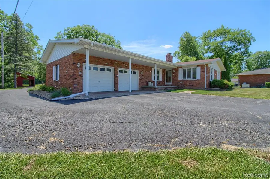 21515 Huron River, New Boston, MI 48164 - #3