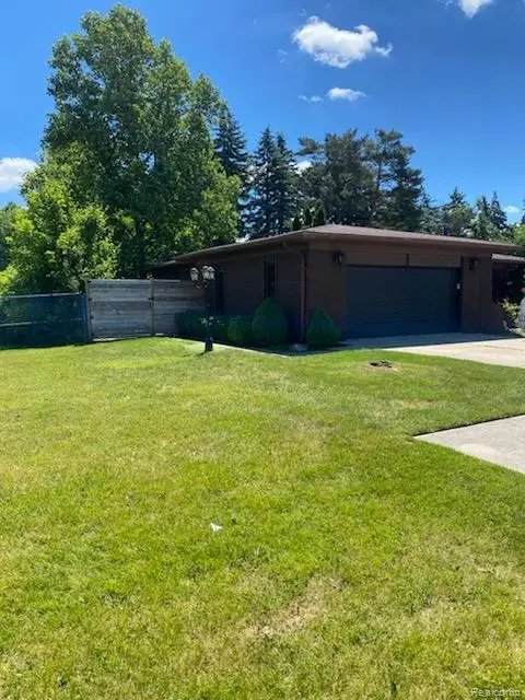39910 Donahue, Clinton Township, MI 48038 - #2