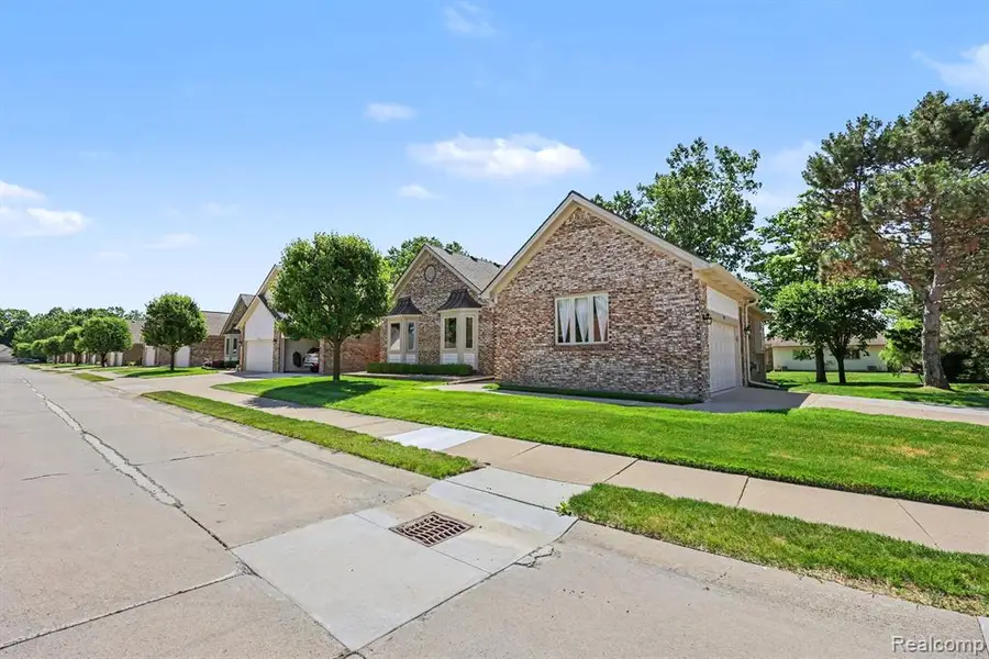13750 Treeland, Utica, MI 48315 - #2