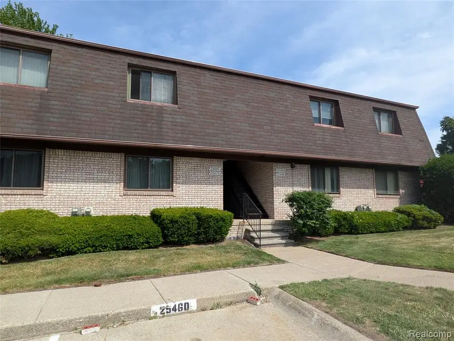 25470 Quarter Deck, Harrison Township, MI 48045 - #2