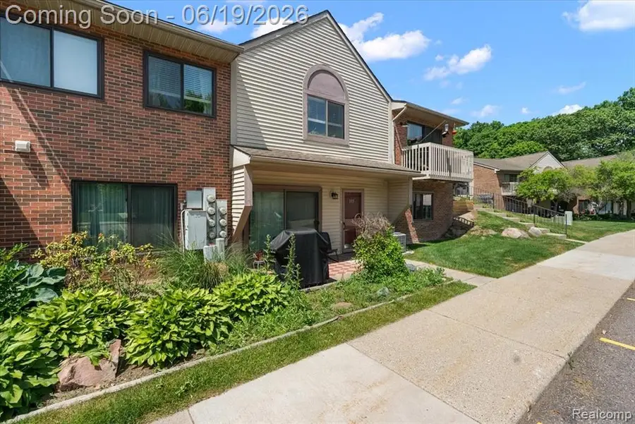 399 Spring Brooke, Brighton, MI 48116 - #2