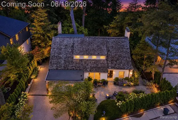 951 Twin Oaks, Birmingham, MI 48009