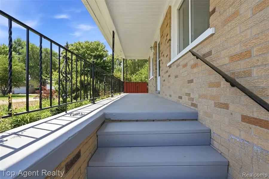20219 Nicke, Clinton Township, MI 48035 - #3