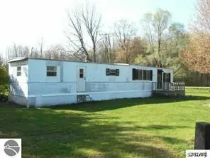 2556 N Ely, Alma, MI 48801