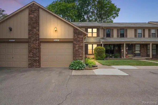 31609 Green Meadow #139, Warren, MI 48093