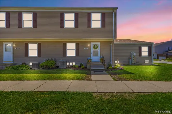 28245 Raleigh Crescent, New Baltimore, MI 48051
