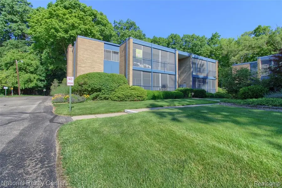 16547 Middlebelt #6, Livonia, MI 48154 - #2