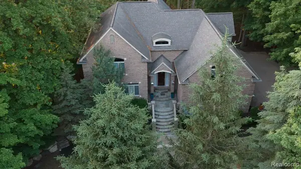 21480 Lujon, Northville, MI 48167